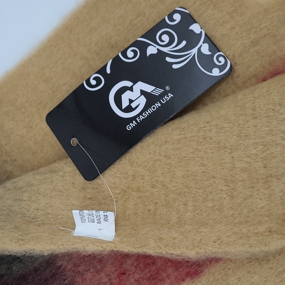 NWT GM Fashion USA Oversized Polyester Plaid Fringed Wrap - Picture 3 of 4